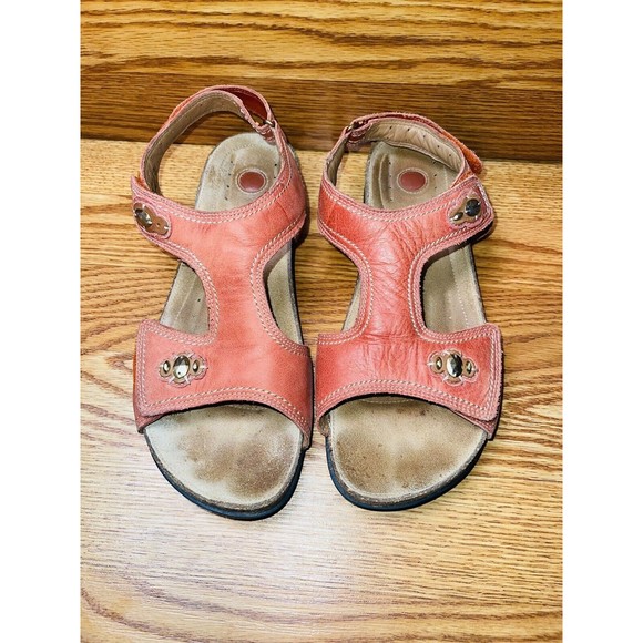 Clarks Un Structured Sz 9 1/2M Melon Leather Strap On Sandals Jeweled EUC - Picture 1 of 6